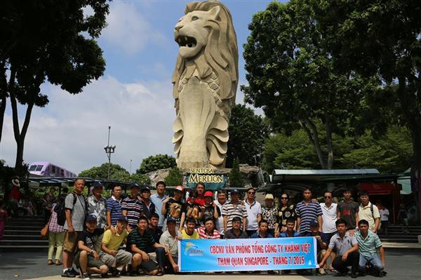 Tổng công ty Khánh Việt tổ chức cho 400 người lao động đi tham quan nghỉ mát 